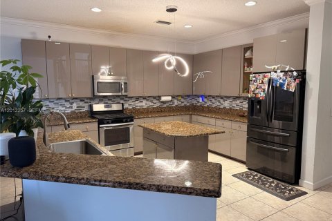 Villa ou maison à louer à Lake Worth, Floride: 5 chambres, 251.58 m2 № 2076536 - photo 7