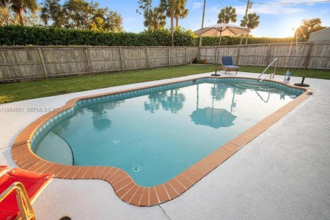 Villa ou maison à vendre à Port St. Lucie, Floride: 3 chambres № 2010929 - photo 7