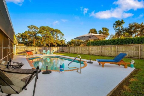 Villa ou maison à vendre à Port St. Lucie, Floride: 3 chambres № 2010929 - photo 2