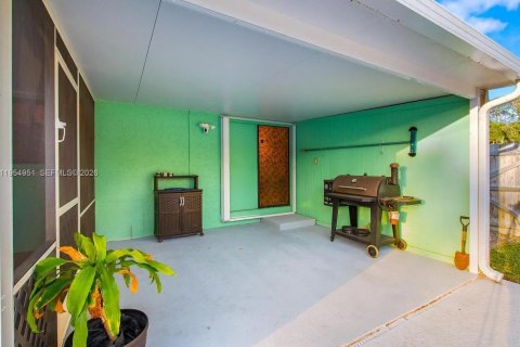 Villa ou maison à vendre à Port St. Lucie, Floride: 3 chambres № 2010929 - photo 4