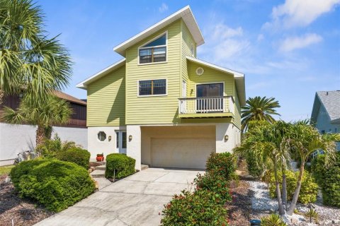 House in New Port Richey, Florida 4 bedrooms, 213.12 sq.m. № 1681018 - photo 2