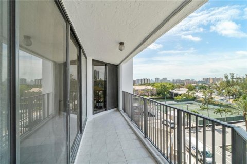 Copropriété à vendre à Hallandale Beach, Floride: 2 chambres, 113.43 m2 № 2083187 - photo 30