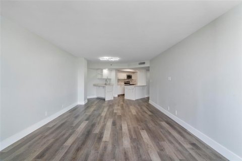 Copropriété à vendre à Hallandale Beach, Floride: 2 chambres, 113.43 m2 № 2083187 - photo 7