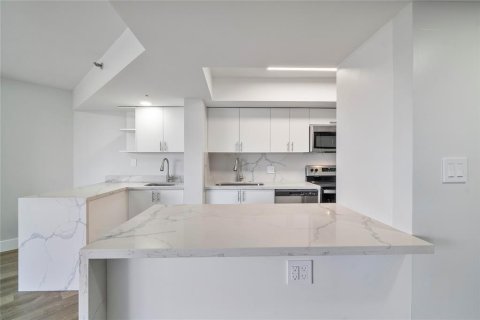 Copropriété à vendre à Hallandale Beach, Floride: 2 chambres, 113.43 m2 № 2083187 - photo 8
