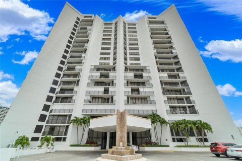Condo à Hallandale Beach, Floride, 2 chambres  № 2083187