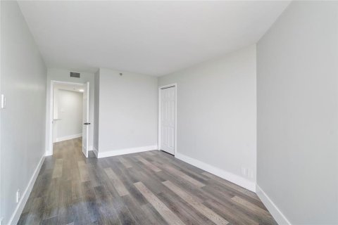 Copropriété à vendre à Hallandale Beach, Floride: 2 chambres, 113.43 m2 № 2083187 - photo 15