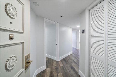 Copropriété à vendre à Hallandale Beach, Floride: 2 chambres, 113.43 m2 № 2083187 - photo 3