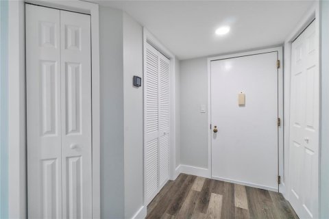 Copropriété à vendre à Hallandale Beach, Floride: 2 chambres, 113.43 m2 № 2083187 - photo 4