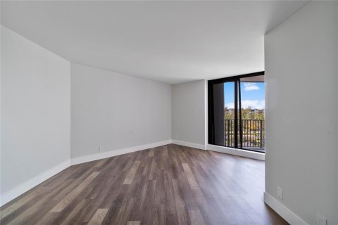 Copropriété à vendre à Hallandale Beach, Floride: 2 chambres, 113.43 m2 № 2083187 - photo 16