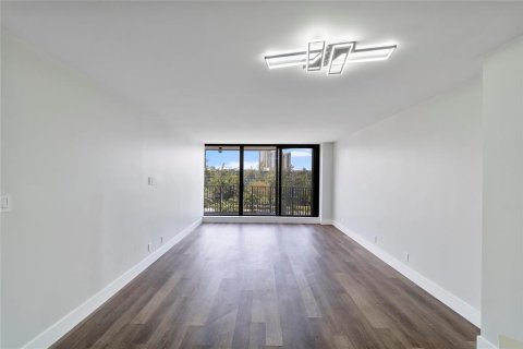 Copropriété à vendre à Hallandale Beach, Floride: 2 chambres, 113.43 m2 № 2083187 - photo 5