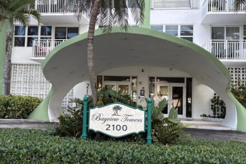 Condo à North Miami, Floride, 1 chambre  № 2090524