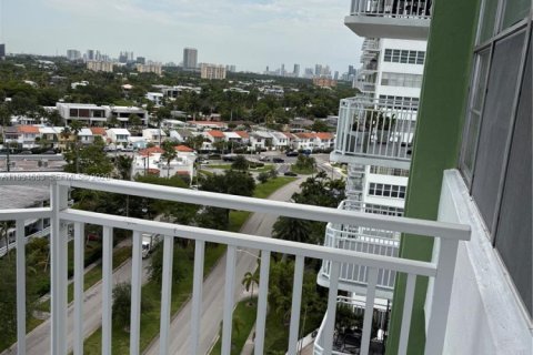 Copropriété à vendre à North Miami, Floride: 1 chambre, 79.43 m2 № 2090524 - photo 16