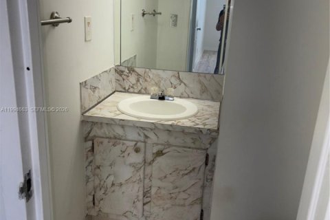 Copropriété à vendre à North Miami, Floride: 1 chambre, 79.43 m2 № 2090524 - photo 11