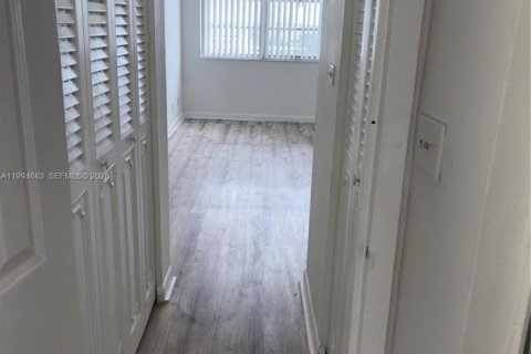 Copropriété à vendre à North Miami, Floride: 1 chambre, 79.43 m2 № 2090524 - photo 14