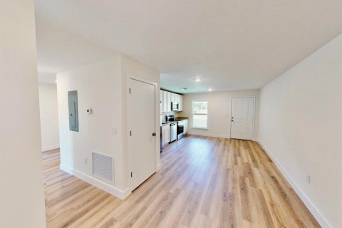 Immobilier commercial à vendre à St. Lucie, Floride: 197.51 m2 № 2077671 - photo 9