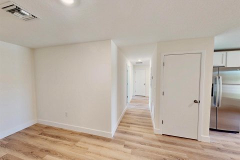 Immobilier commercial à vendre à St. Lucie, Floride: 197.51 m2 № 2077671 - photo 14
