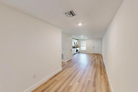Immobilier commercial à vendre à St. Lucie, Floride: 197.51 m2 № 2077671 - photo 11