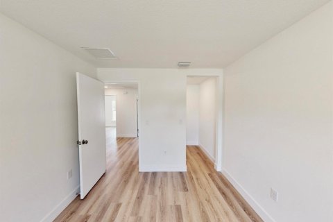 Immobilier commercial à vendre à St. Lucie, Floride: 197.51 m2 № 2077671 - photo 16