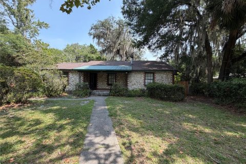 House in Gainesville, Florida 3 bedrooms, 166.67 sq.m. № 2219330