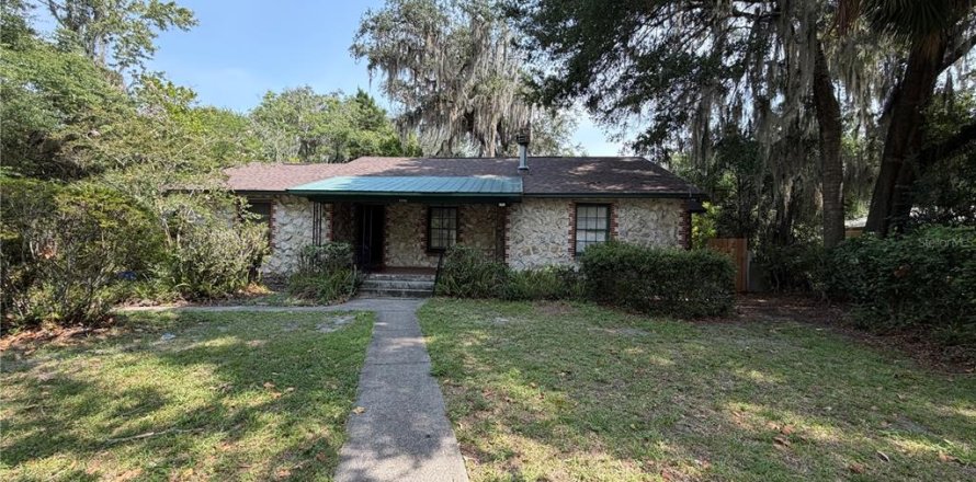 Casa en Gainesville, Florida 3 dormitorios, 166.67 m2 № 2219330