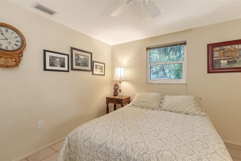 Villa ou maison à vendre à Sarasota, Floride: 2 chambres, 125.51 m2 № 1802966 - photo 13