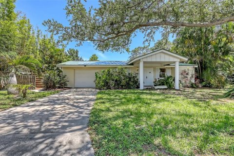 Villa ou maison à vendre à Sarasota, Floride: 2 chambres, 125.51 m2 № 1802966 - photo 1