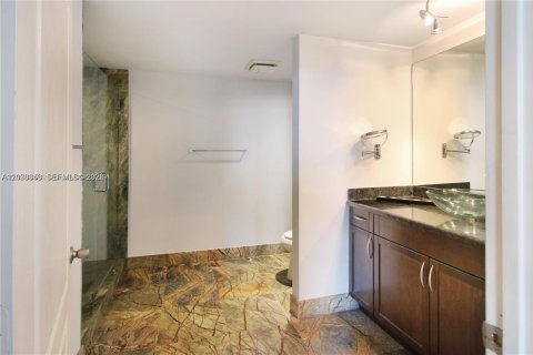 Condominio en alquiler en Fort Lauderdale, Florida, 2 dormitorios, 105.07 m2 № 2085569 - foto 11