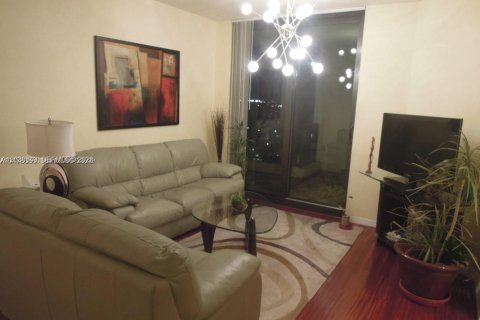 Condominio en alquiler en Fort Lauderdale, Florida, 2 dormitorios, 105.07 m2 № 2085569 - foto 4