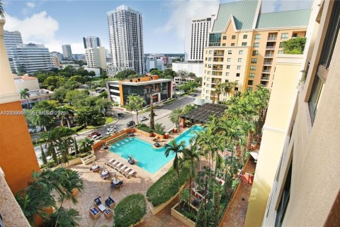 Condominio en alquiler en Fort Lauderdale, Florida, 2 dormitorios, 105.07 m2 № 2085569 - foto 2