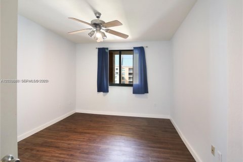 Condominio en alquiler en Fort Lauderdale, Florida, 2 dormitorios, 105.07 m2 № 2085569 - foto 13