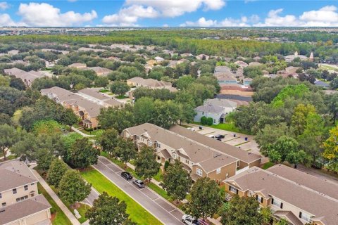 Townhouse in Winter Garden, Florida 2 bedrooms, 137.12 sq.m. № 2386029 - photo 25