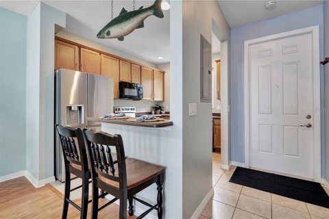 Townhouse in Winter Garden, Florida 2 bedrooms, 137.12 sq.m. № 2386029 - photo 4
