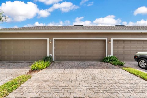Townhouse in Winter Garden, Florida 2 bedrooms, 137.12 sq.m. № 2386029 - photo 22