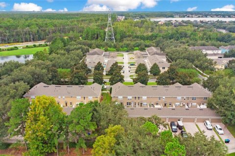 Townhouse in Winter Garden, Florida 2 bedrooms, 137.12 sq.m. № 2386029 - photo 28