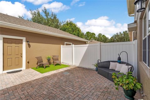 Townhouse in Winter Garden, Florida 2 bedrooms, 137.12 sq.m. № 2386029 - photo 19