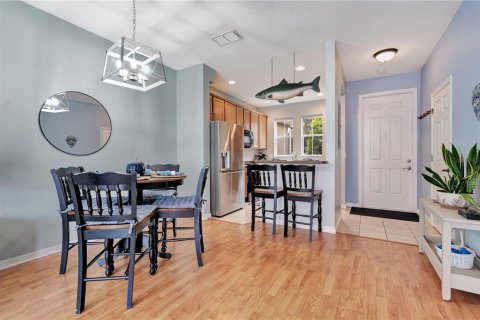 Townhouse in Winter Garden, Florida 2 bedrooms, 137.12 sq.m. № 2386029 - photo 3