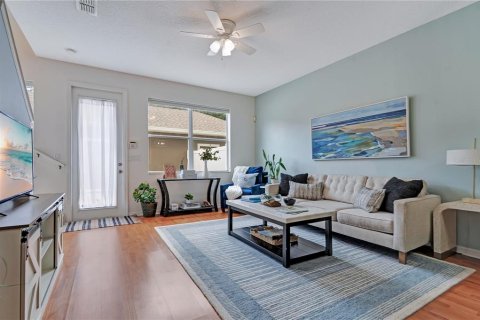 Townhouse in Winter Garden, Florida 2 bedrooms, 137.12 sq.m. № 2386029 - photo 10