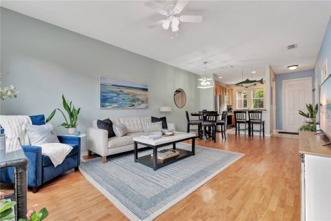 Townhouse in Winter Garden, Florida 2 bedrooms, 137.12 sq.m. № 2386029 - photo 11