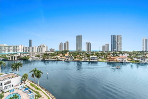Condo à Aventura, Floride, 2 chambres  № 2074125