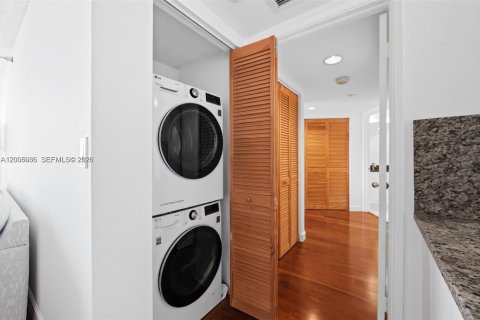 Copropriété à louer à Aventura, Floride: 2 chambres, 109.72 m2 № 2074125 - photo 14