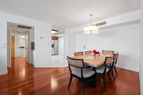 Copropriété à louer à Aventura, Floride: 2 chambres, 109.72 m2 № 2074125 - photo 6