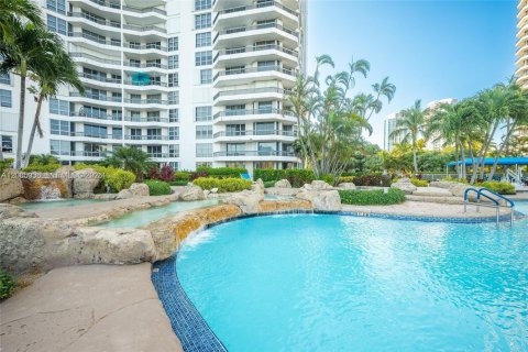 Copropriété à louer à Aventura, Floride: 2 chambres, 109.72 m2 № 2074125 - photo 18
