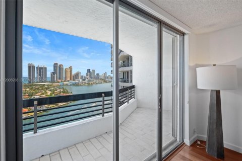 Copropriété à louer à Aventura, Floride: 2 chambres, 109.72 m2 № 2074125 - photo 15