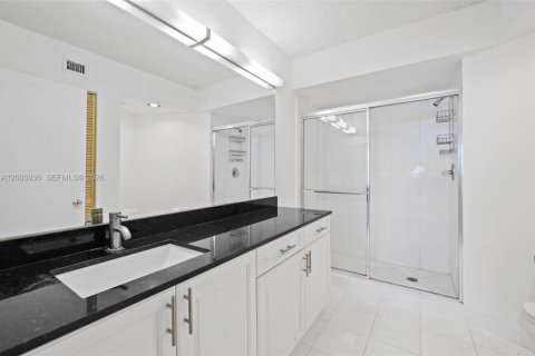 Copropriété à louer à Aventura, Floride: 2 chambres, 109.72 m2 № 2074125 - photo 13