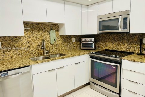 Copropriété à louer à Aventura, Floride: 2 chambres, 109.72 m2 № 2074125 - photo 8