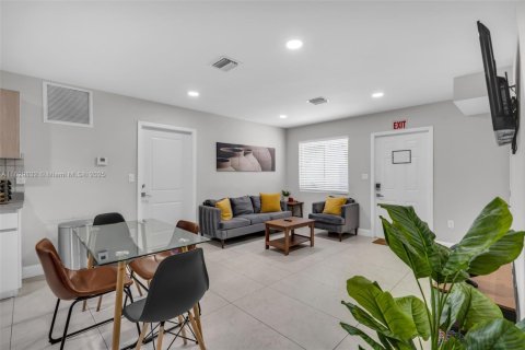 Casa en venta en Fort Lauderdale, Florida, 3 dormitorios, 111.11 m2 № 1804553 - foto 5