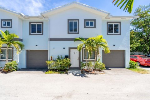 Casa en venta en Fort Lauderdale, Florida, 3 dormitorios, 111.11 m2 № 1804553 - foto 1