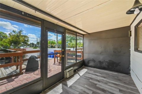 Townhouse in Apollo Beach, Florida 2 bedrooms, 89.19 sq.m. № 1912240 - photo 14