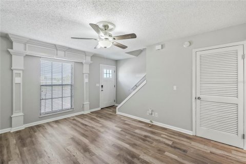 Townhouse in Apollo Beach, Florida 2 bedrooms, 89.19 sq.m. № 1912240 - photo 7