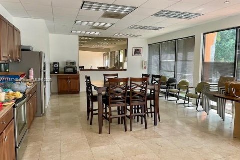 Condo in Miami, Florida, 1 bedroom  № 2014658 - photo 17